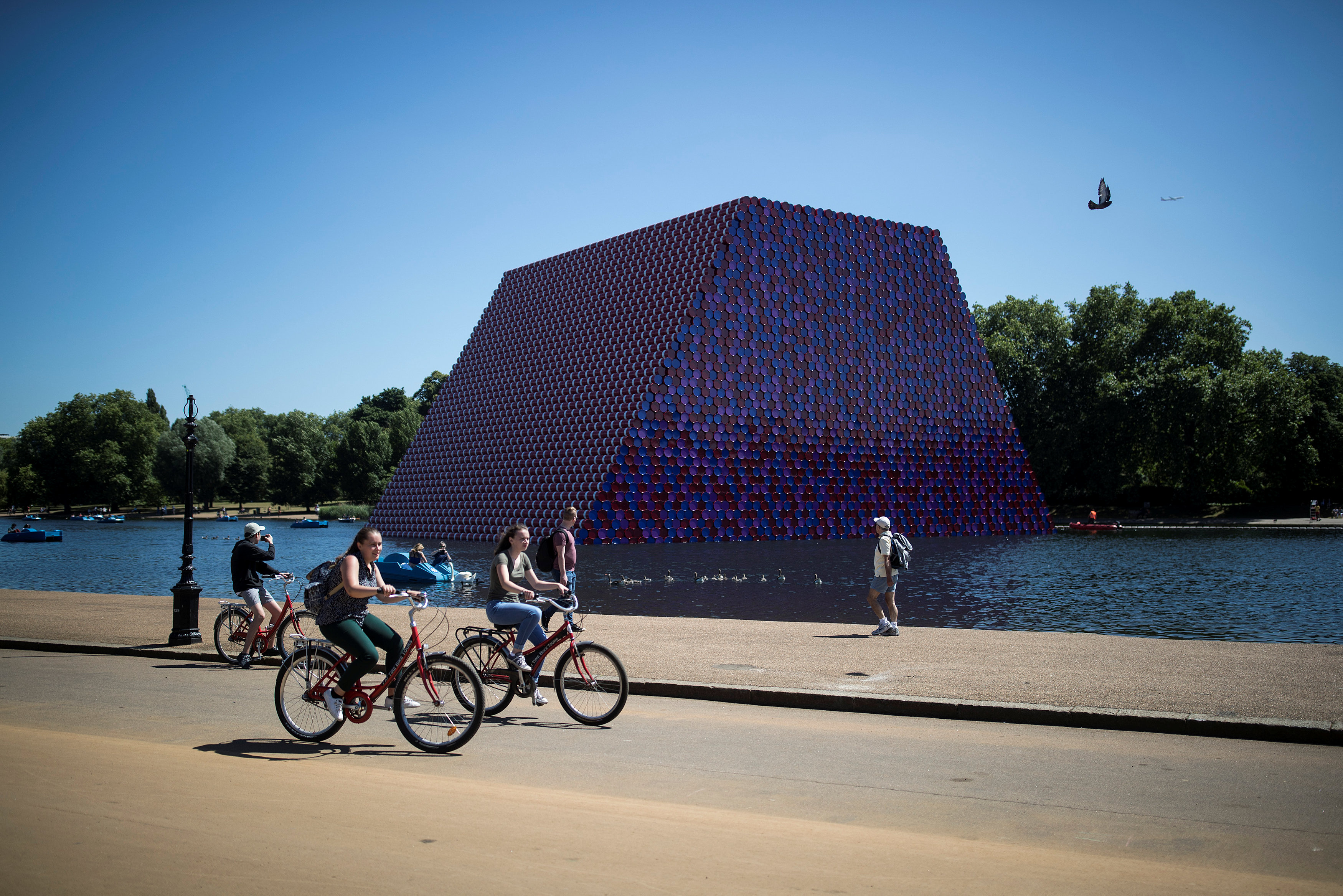 tagreuters.com2018binary_LYNXMPEE5H1DS-FILEDIMAGE