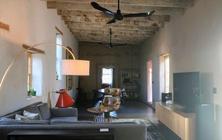 tagreuters.com2018binary_MT1VRTP0JW4TDY-VIEWIMAGE