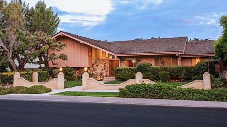 tagreuters.com2018binary_MT1VRTP0JW5USS-VIEWIMAGE