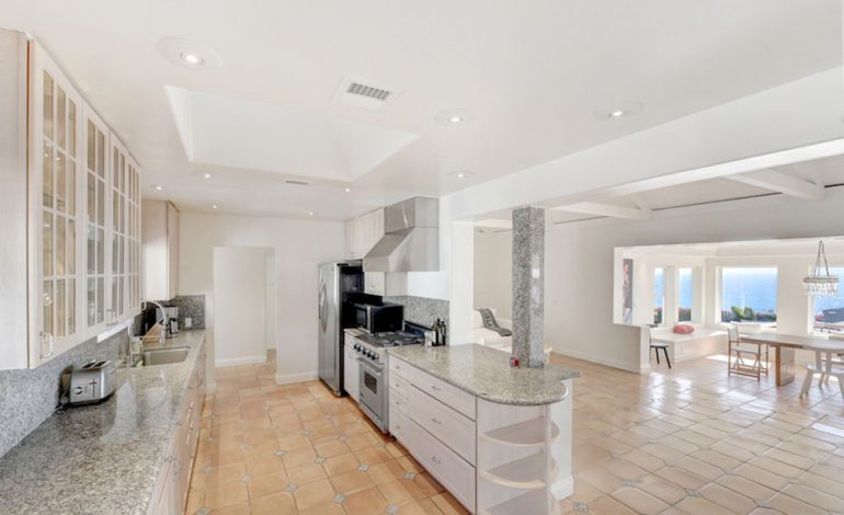 tagreuters.com2018binary_MT1VRTP0JW97JU-FILEDIMAGE