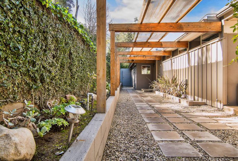 tagreuters.com2018binary_MT1VRTP0JWABOV-FILEDIMAGE