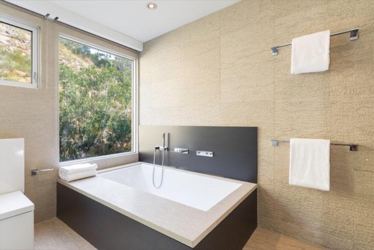 tagreuters.com2019binary_MT1VRTP0JWBYEE-FILEDIMAGE