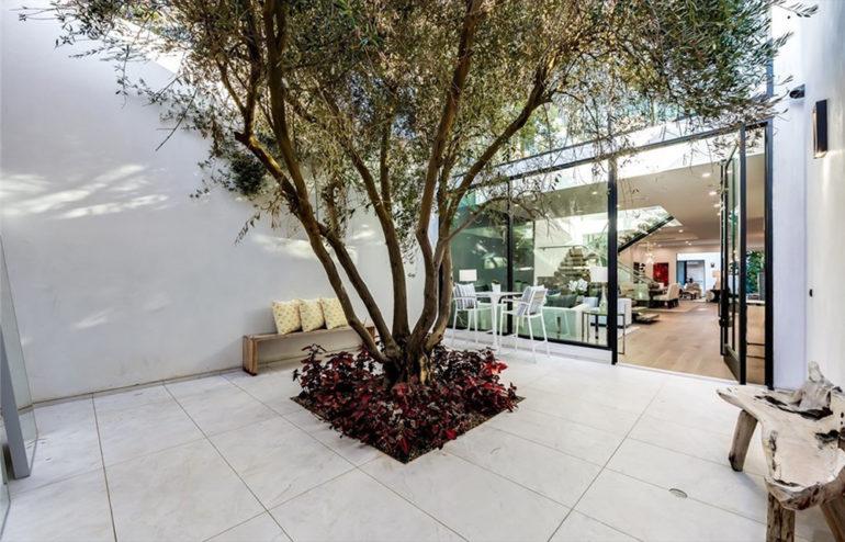 tagreuters.com2019binary_MT1VRTP0JWCNIO-FILEDIMAGE