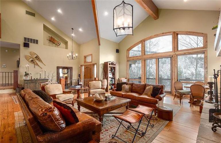 tagreuters.com2019binary_MT1VRTP0JWCOE2-BASEIMAGE