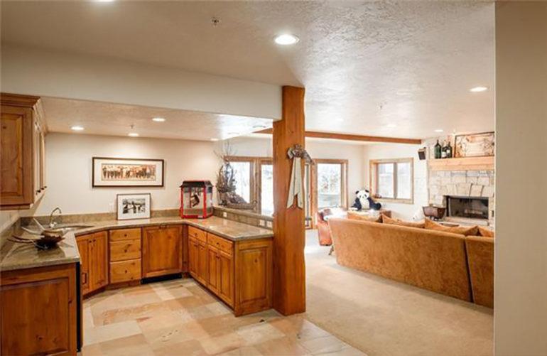 tagreuters.com2019binary_MT1VRTP0JWCOE9-BASEIMAGE