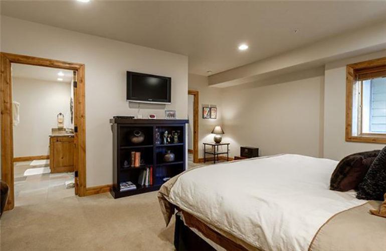 tagreuters.com2019binary_MT1VRTP0JWCOEB-BASEIMAGE