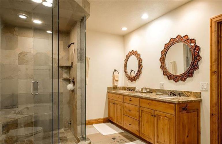 tagreuters.com2019binary_MT1VRTP0JWCOEC-BASEIMAGE