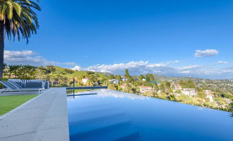 tagreuters.com2019binary_MT1VRTP0JWD8RI-FILEDIMAGE