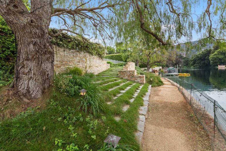 tagreuters.com2019binary_MT1VRTP0JWDBY3-FILEDIMAGE