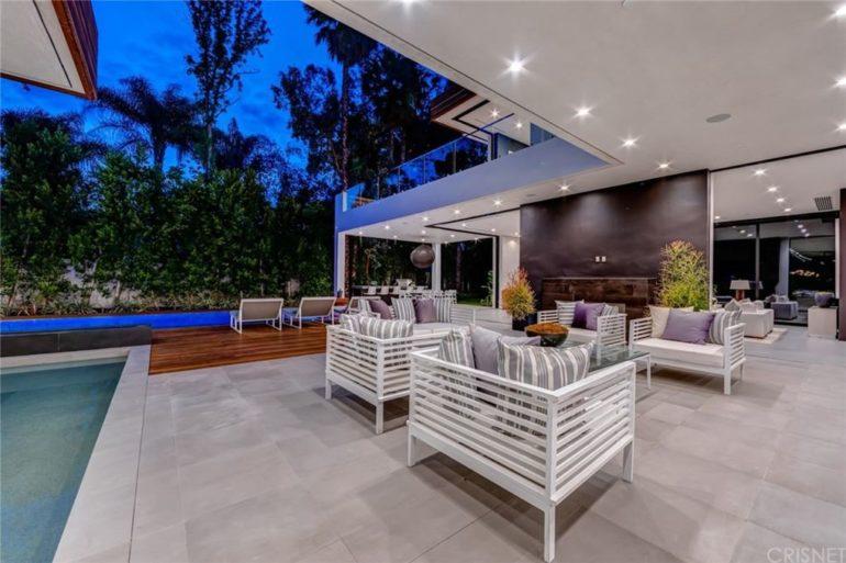 tagreuters.com2019binary_MT1VRTP0JWE8CB-FILEDIMAGE