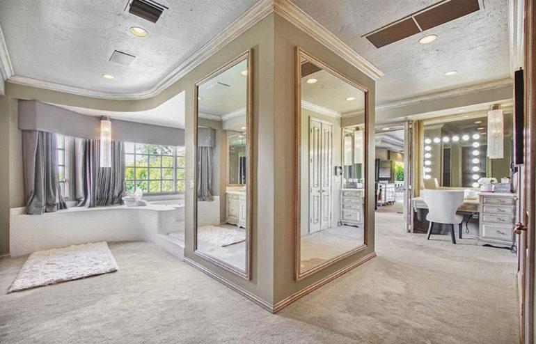 tagreuters.com2019binary_MT1VRTP0JWEEC4-FILEDIMAGE