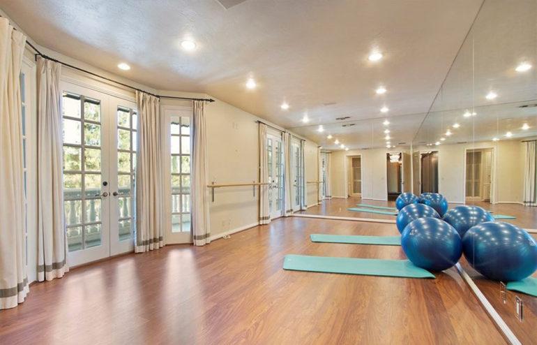 tagreuters.com2019binary_MT1VRTP0JWEEC8-FILEDIMAGE