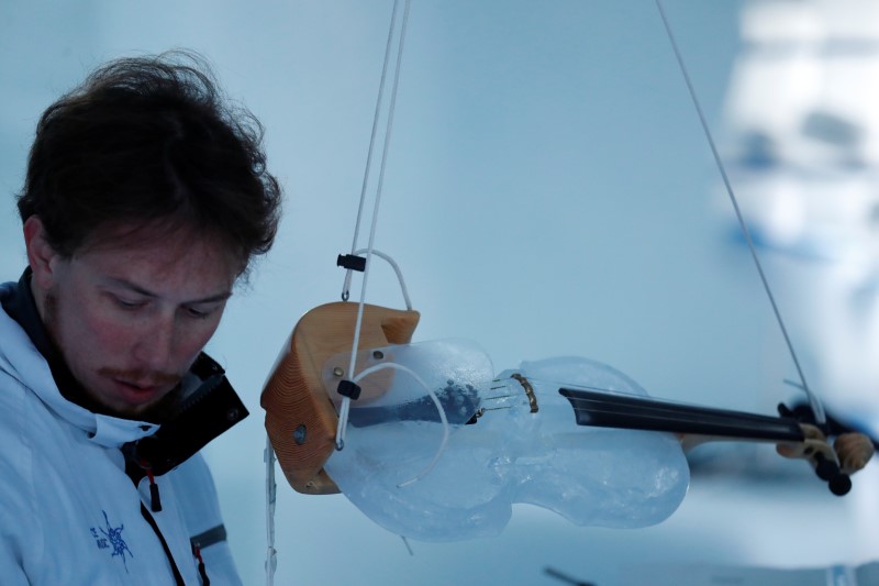 tagreuters.com2020binary_LYNXMPEG0915X-BASEIMAGE