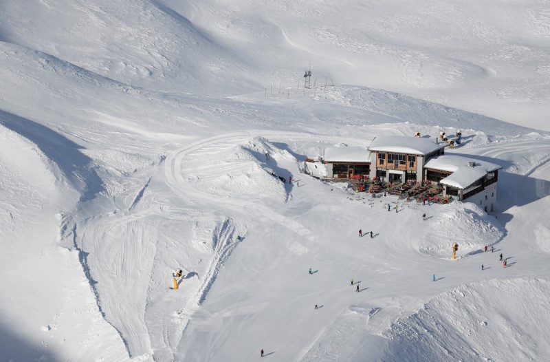 tagreuters.com2020binary_LYNXMPEG0918C-BASEIMAGE