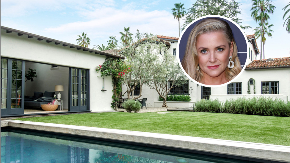 tagreuters.com2020binary_MT1VRTP0KF1OZ8-FILEDIMAGE